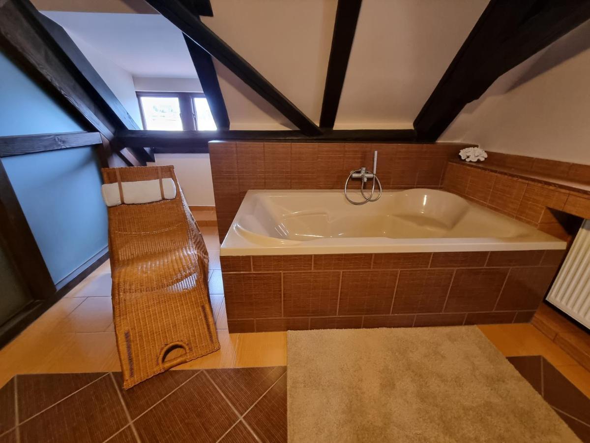 Galerie Vila Lucia 5 -Loft Apartman Plzen Luaran gambar